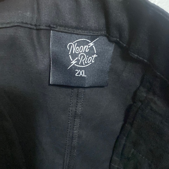 Neon Riot double dragon🐉pants 2XL+925 Italy🐲necklace 16” - Picture 5 of 15